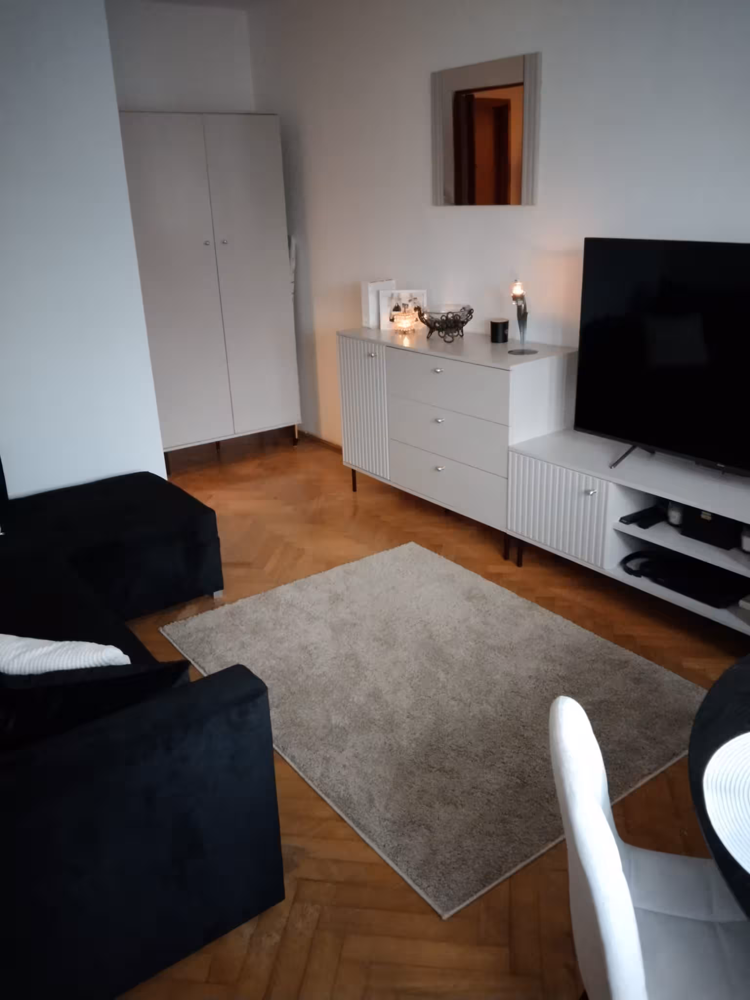 Montaż mebli w pokoju - realizacja SkładaMy